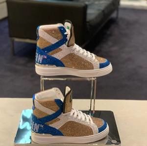 Meet your Posher, Rosh